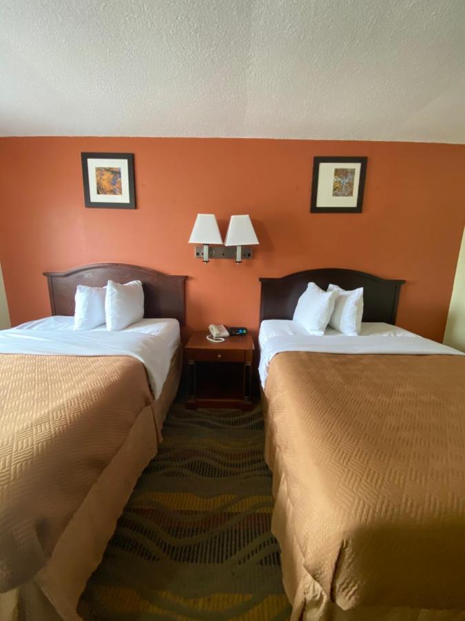 ทราเวลลอดจ์ ลา ปอร์เต/ มิชิแกน ซิตี้ แอเรีย Hotel La Porte ภายนอก รูปภาพ