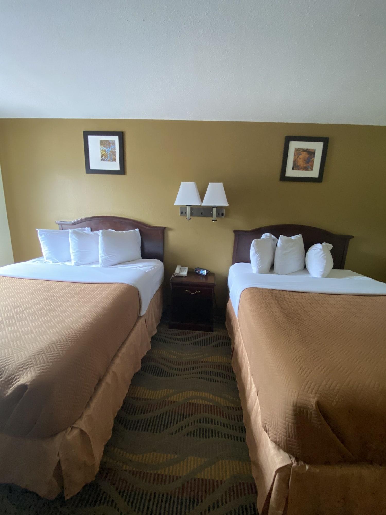 ทราเวลลอดจ์ ลา ปอร์เต/ มิชิแกน ซิตี้ แอเรีย Hotel La Porte ภายนอก รูปภาพ