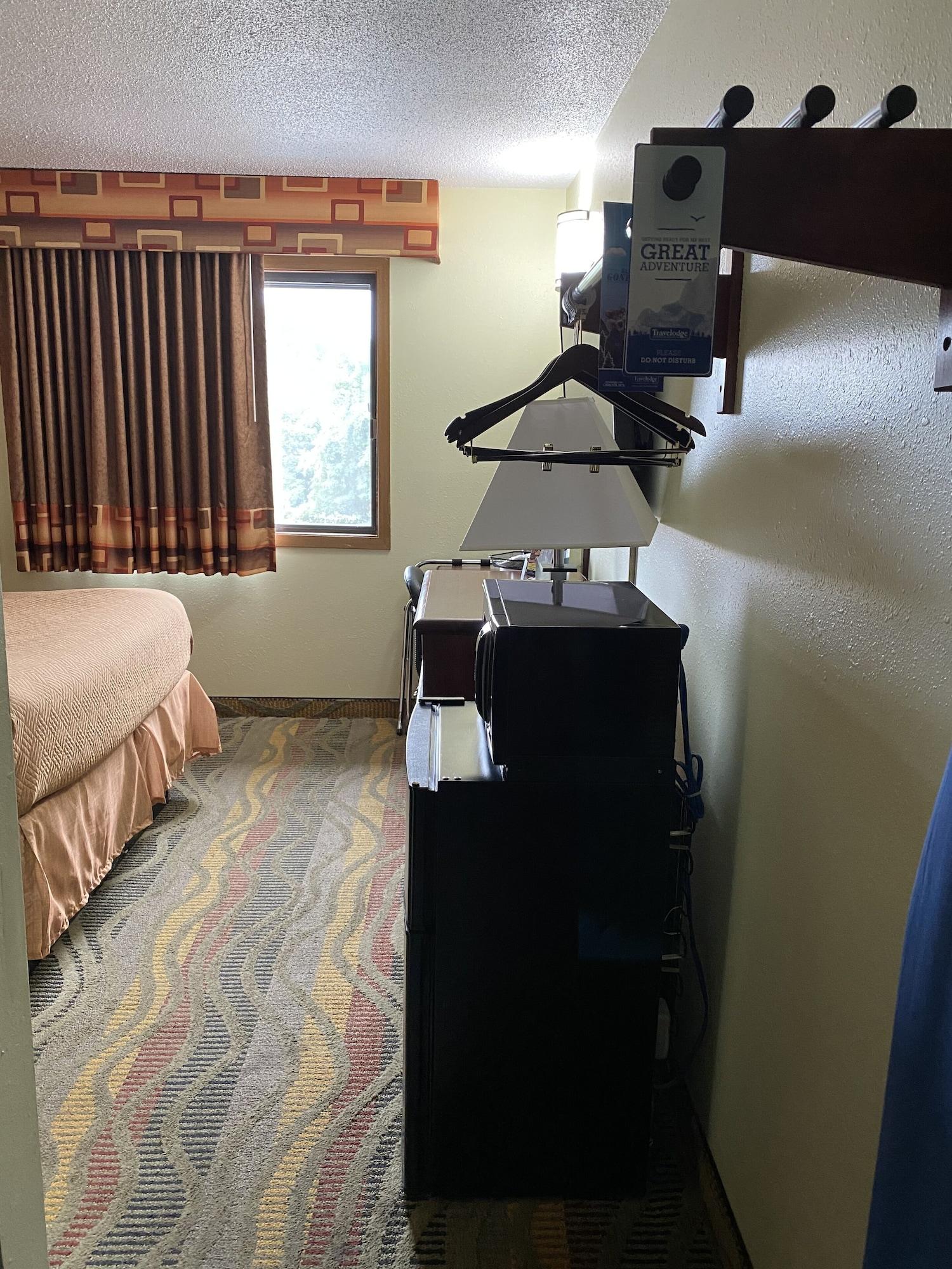 ทราเวลลอดจ์ ลา ปอร์เต/ มิชิแกน ซิตี้ แอเรีย Hotel La Porte ภายนอก รูปภาพ