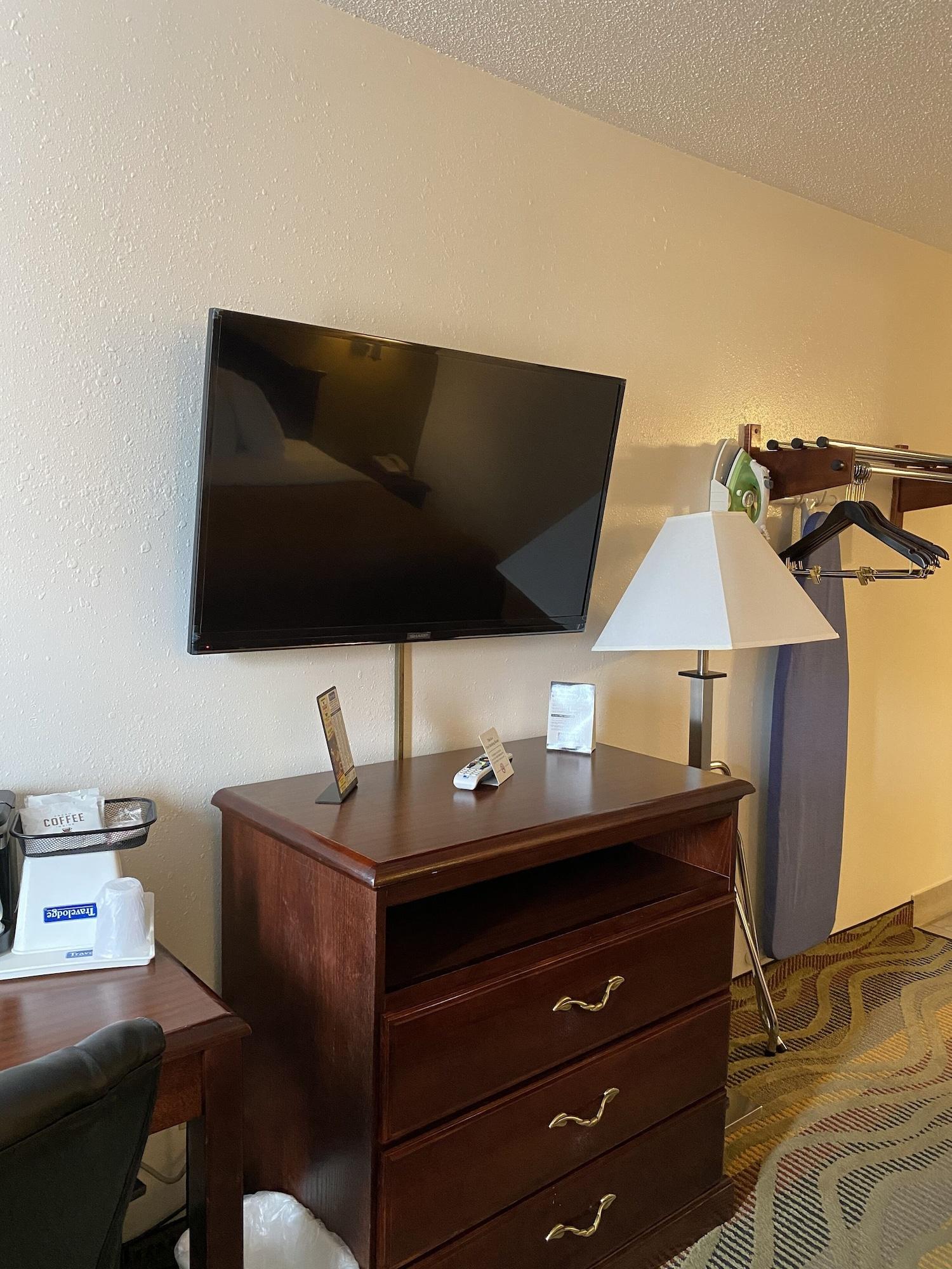ทราเวลลอดจ์ ลา ปอร์เต/ มิชิแกน ซิตี้ แอเรีย Hotel La Porte ภายนอก รูปภาพ