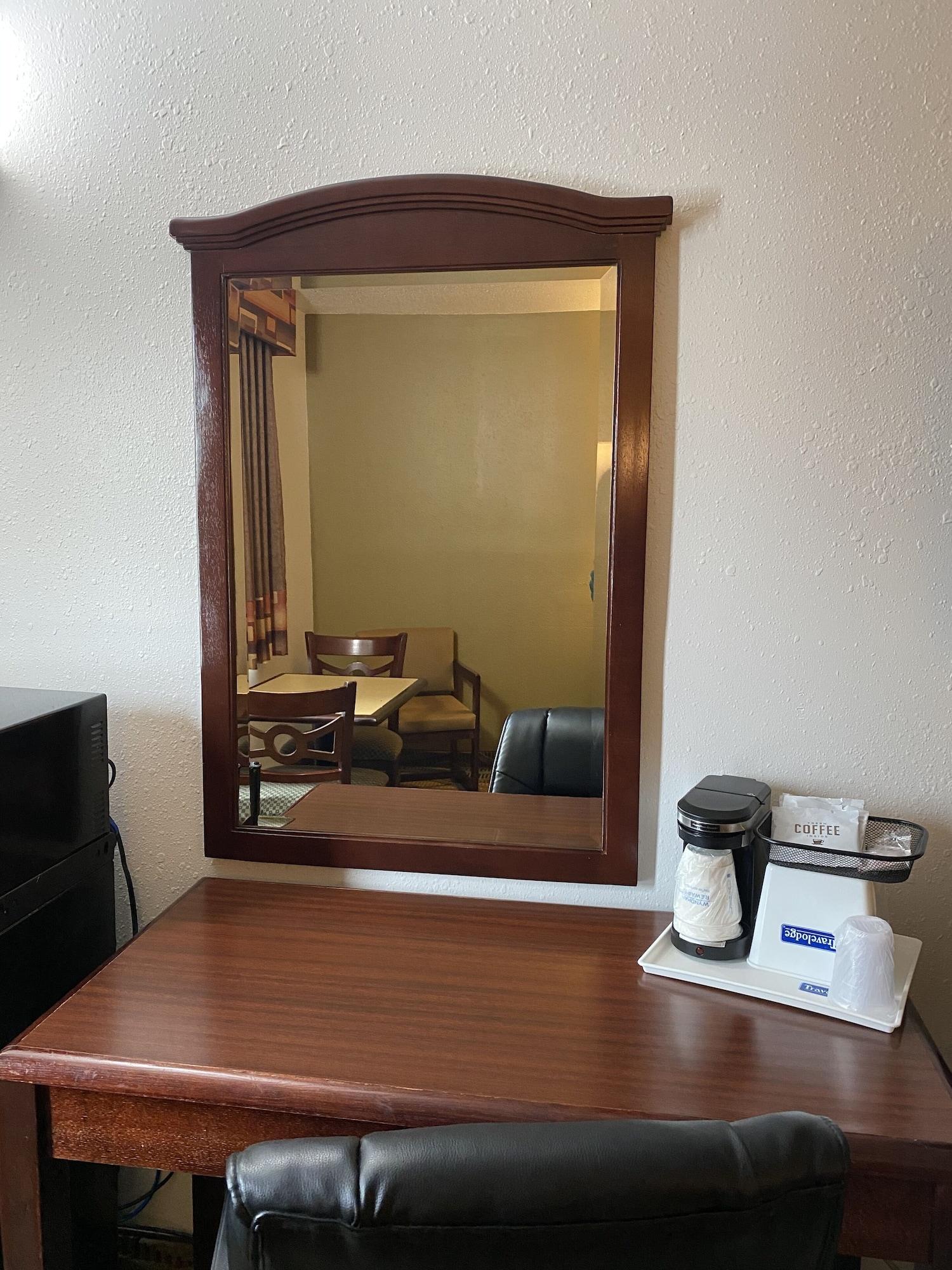 ทราเวลลอดจ์ ลา ปอร์เต/ มิชิแกน ซิตี้ แอเรีย Hotel La Porte ภายนอก รูปภาพ