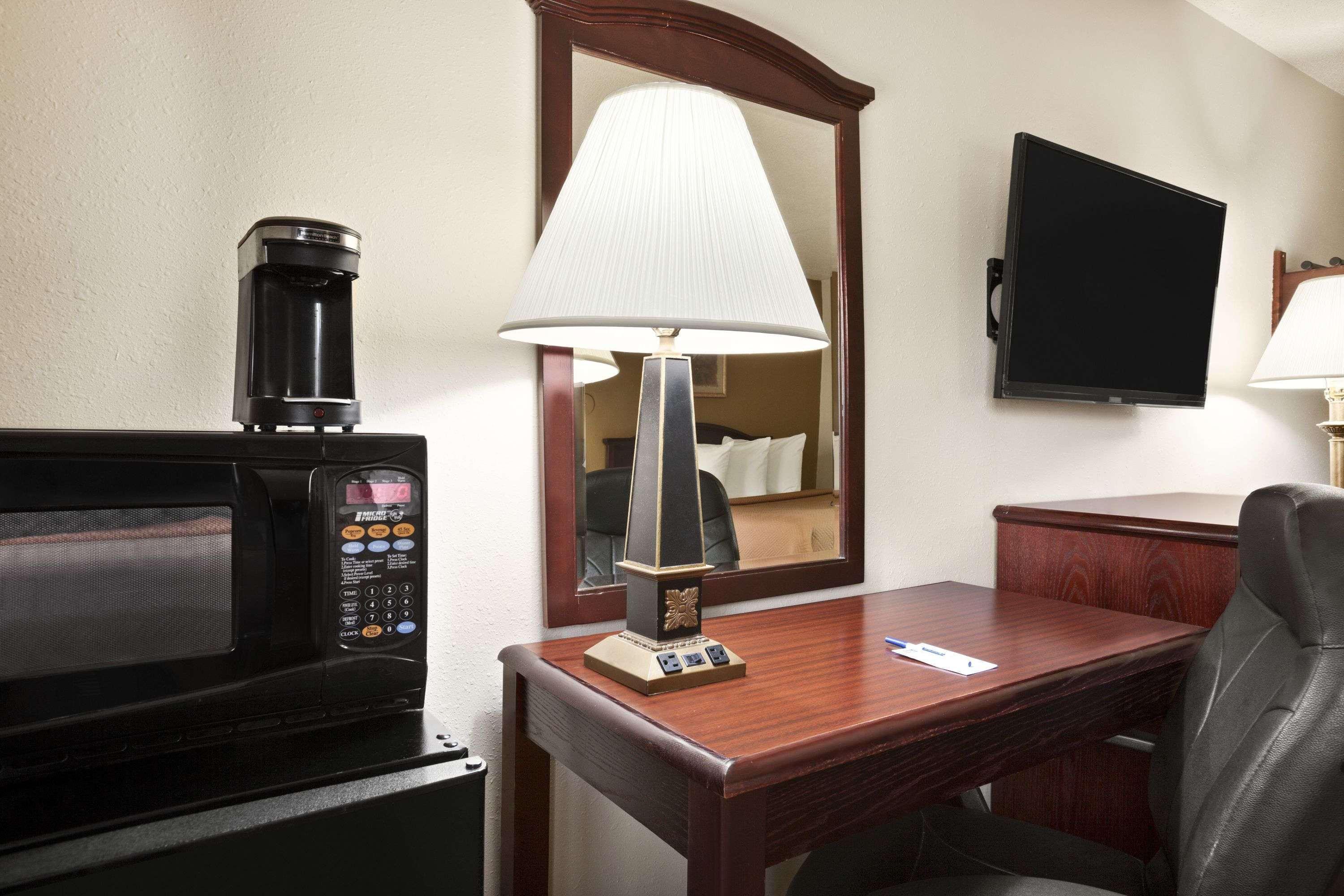 ทราเวลลอดจ์ ลา ปอร์เต/ มิชิแกน ซิตี้ แอเรีย Hotel La Porte ภายนอก รูปภาพ